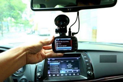 Từ 1-7-2023, xe ô tô kinh doanh vận tải phải lắp camera hành trình để được cấp phù hiệu, biển hiệu